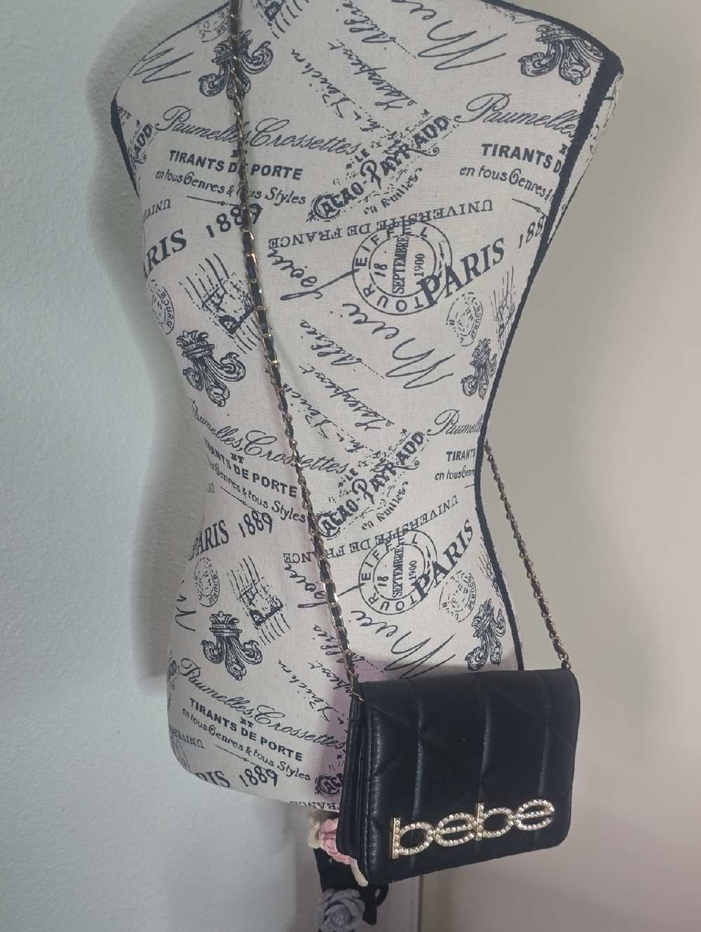 Bebe Black Quilted Crossbody W/ Gold Chain & Rhinestone Logo (EUC)✨️🖤✨️